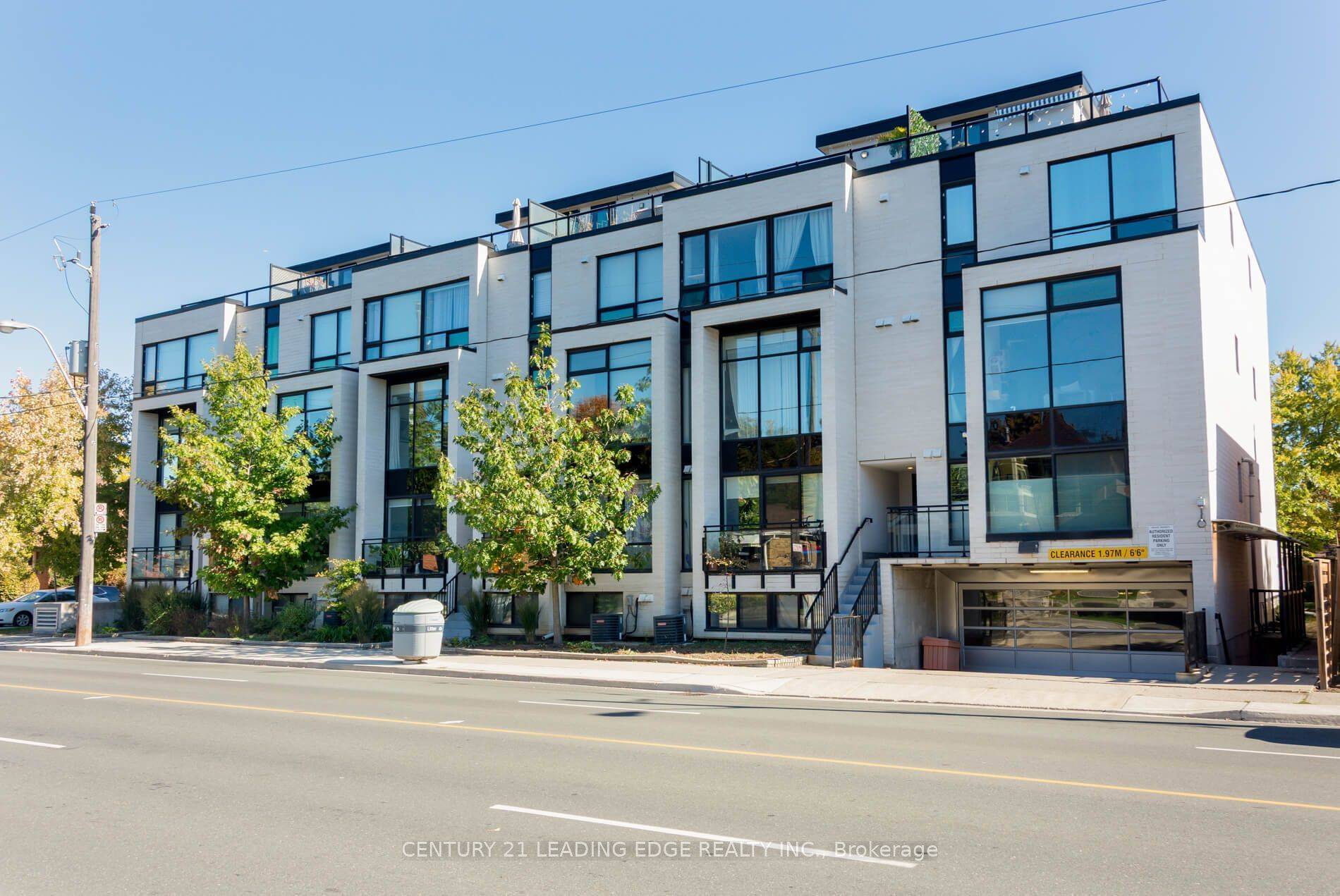 Toronto W02, ON M6S 3Z9,441 Jane ST #204