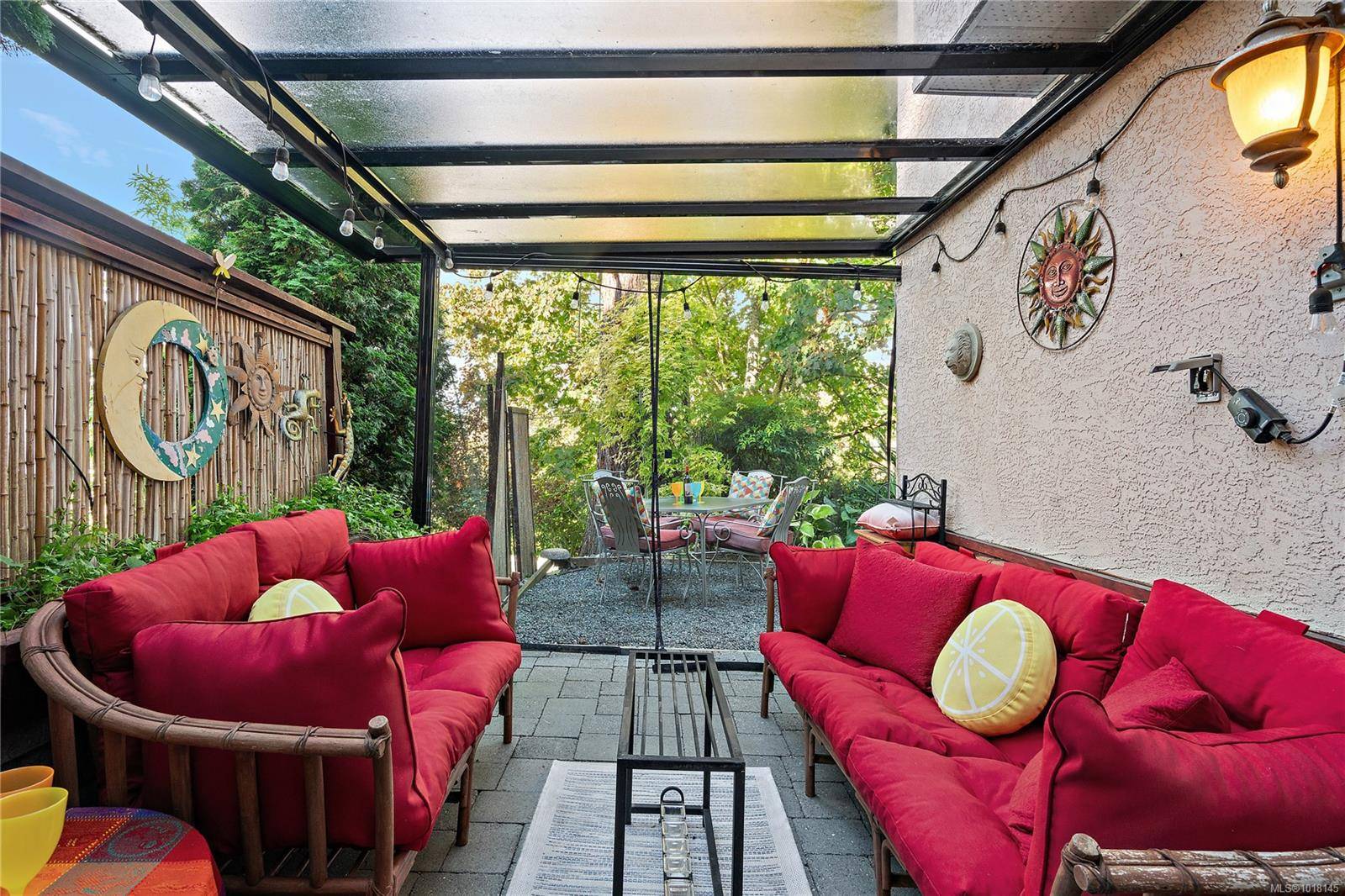 Central Saanich, BC V8Z 5V1,6599 Central Saanich Rd #A