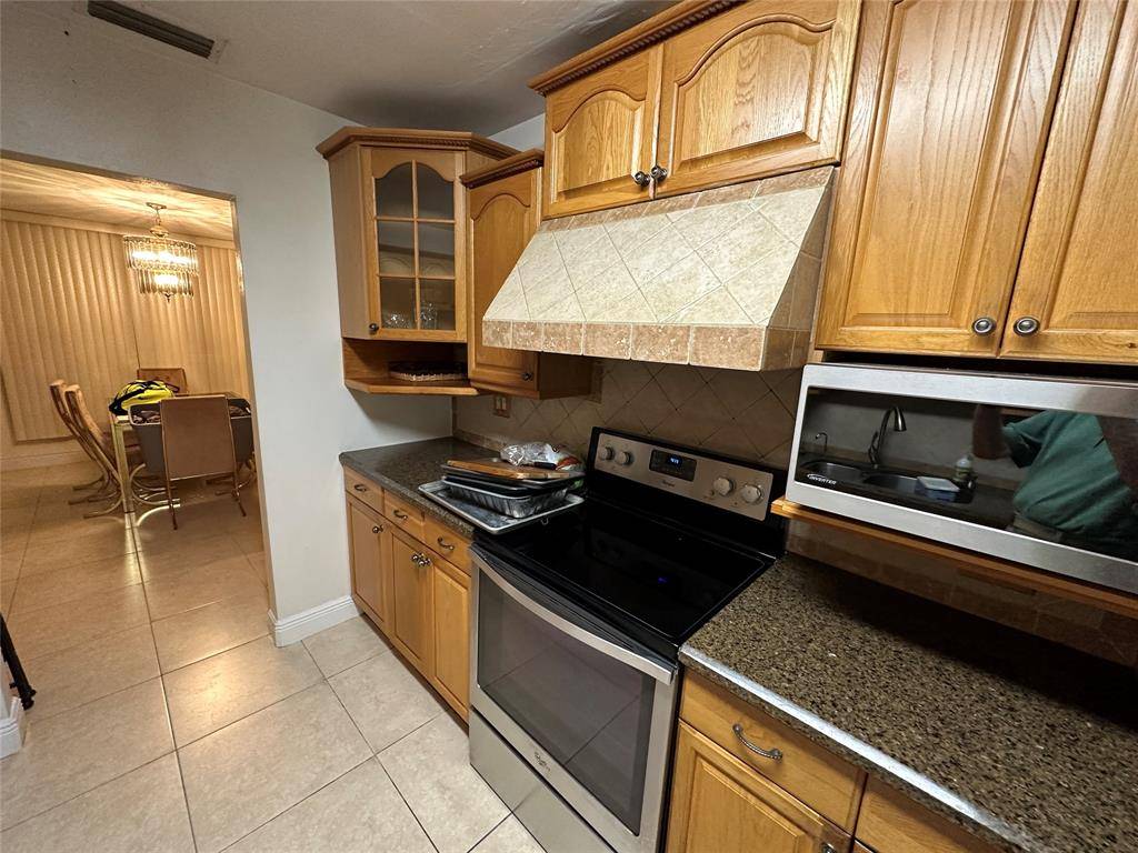 Miami Lakes, FL 33014,6873 Loch Ness Dr