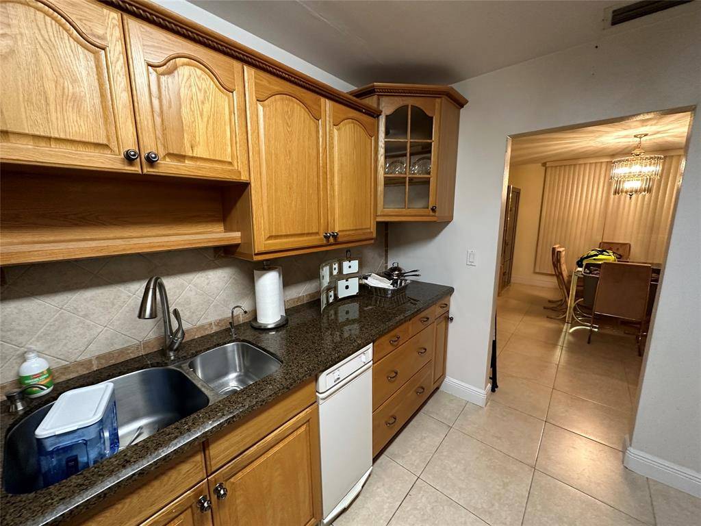 Miami Lakes, FL 33014,6873 Loch Ness Dr