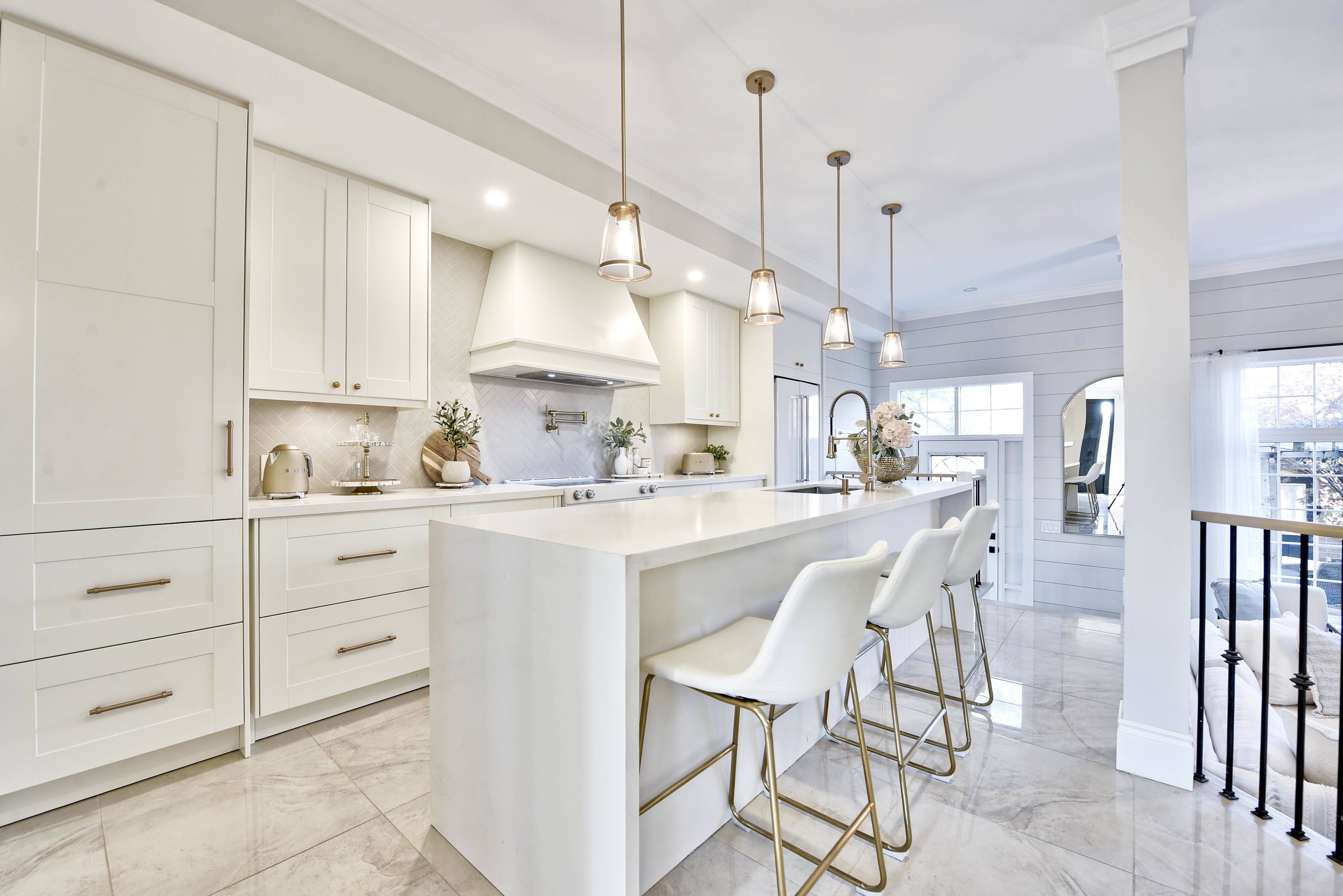 Mississauga, ON L5M 8A7,3927 Eglinton AVE W