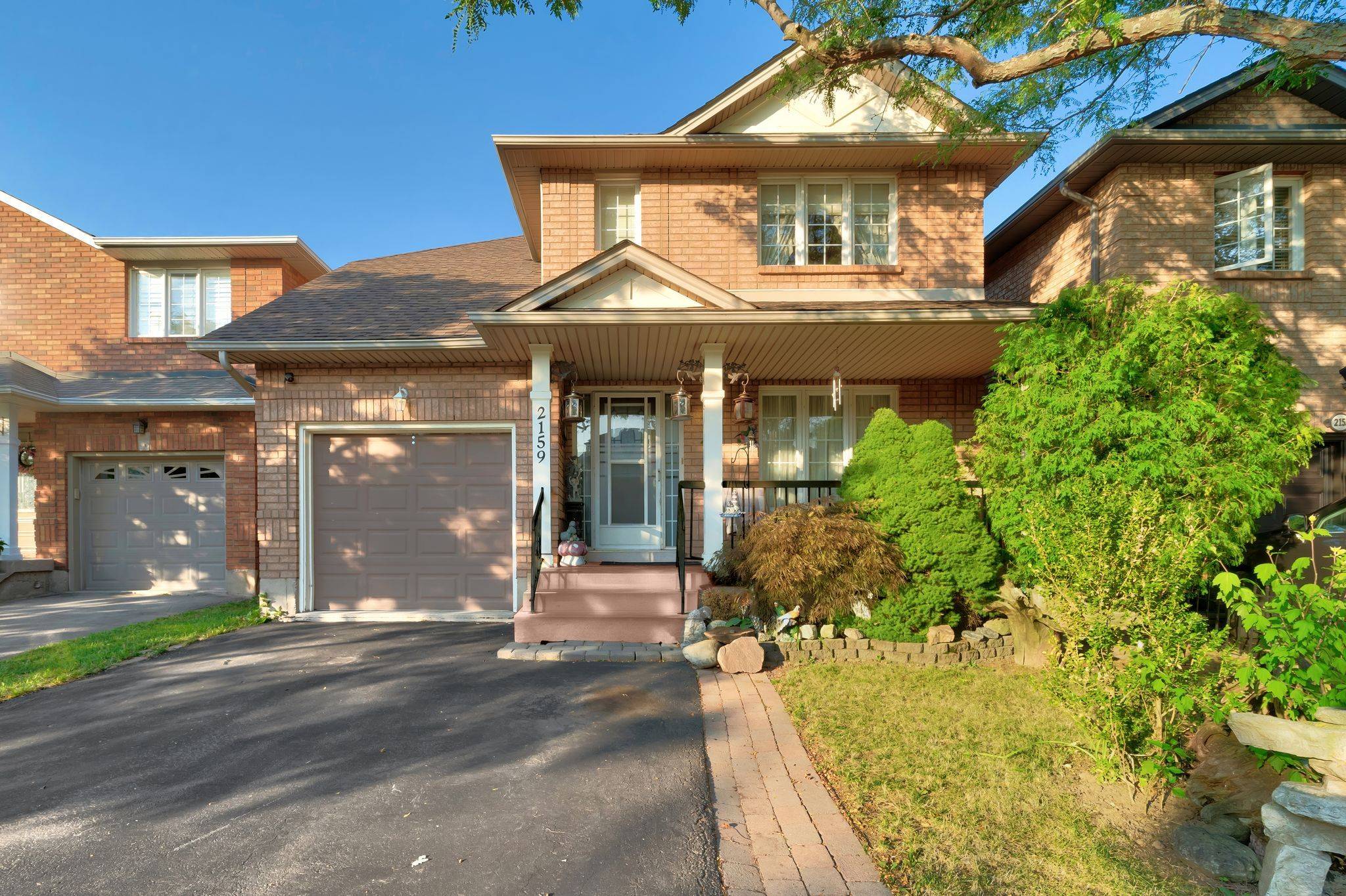 Oakville, ON L6M 3W7,2159 Blue  Ridge LN