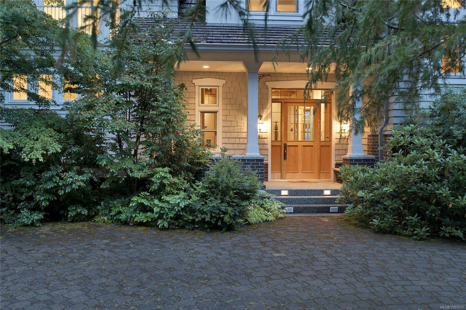 Quadra Island, BC V0P 1H0,1790 Hyacinthe Bay Rd