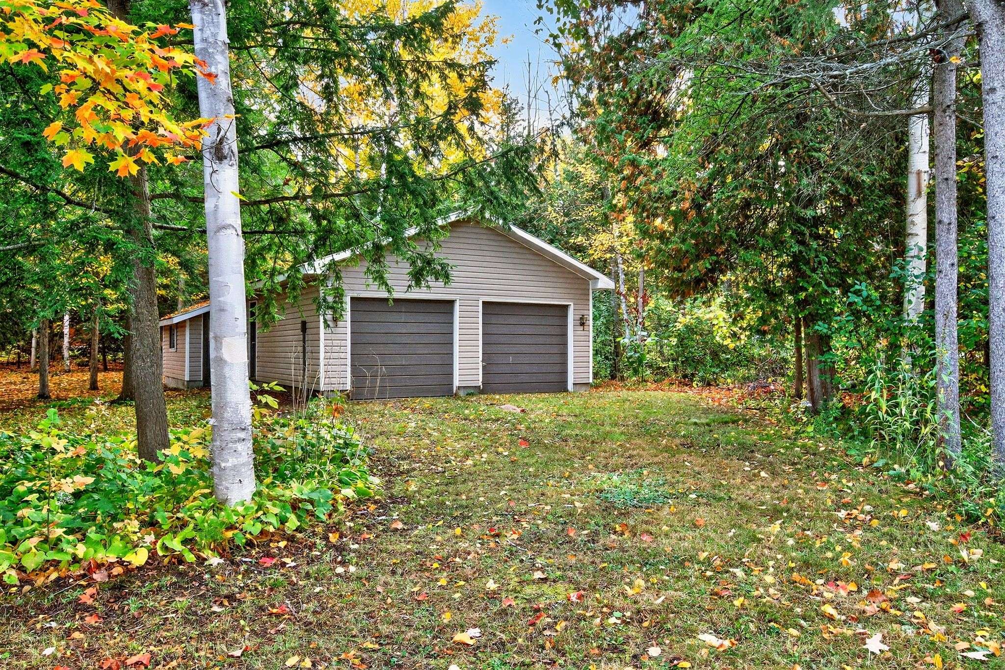 Tiny, ON L9M 0B1,1 Wigwam TRL