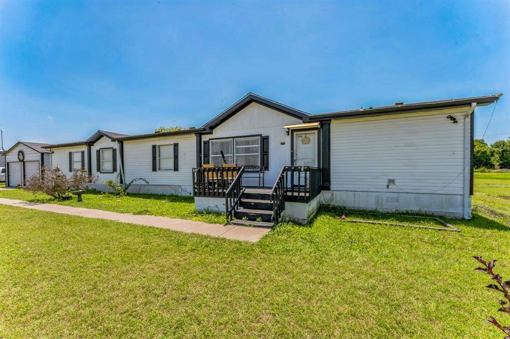 129 Eagle Ridge Drive, Waxahachie, TX 75165