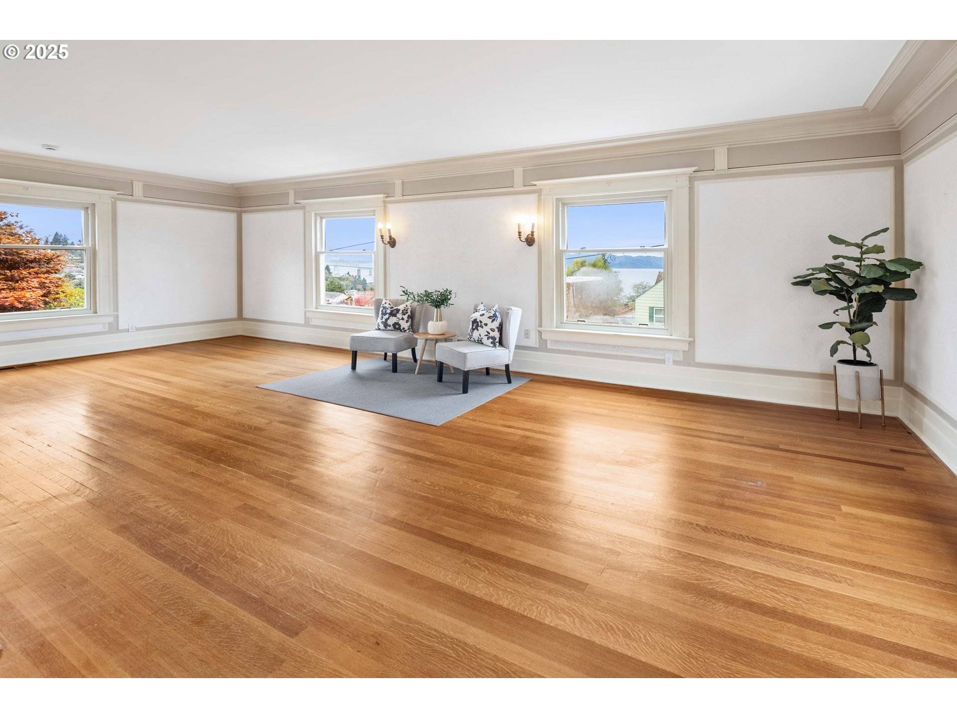 Astoria, OR 97103,1215 15TH ST