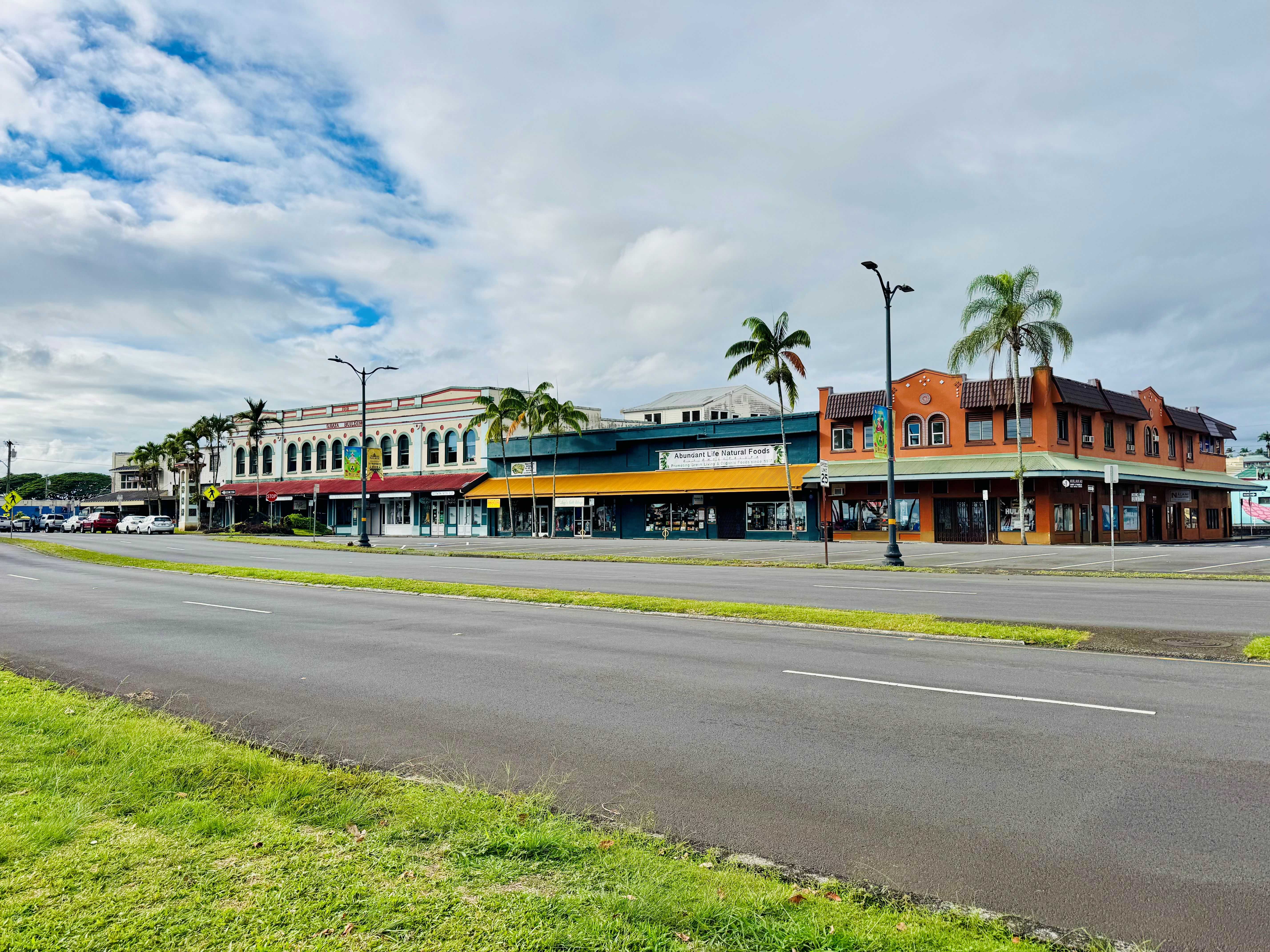 Hilo, HI 96720,290 KAMEHAMEHA AVE #290,300,302