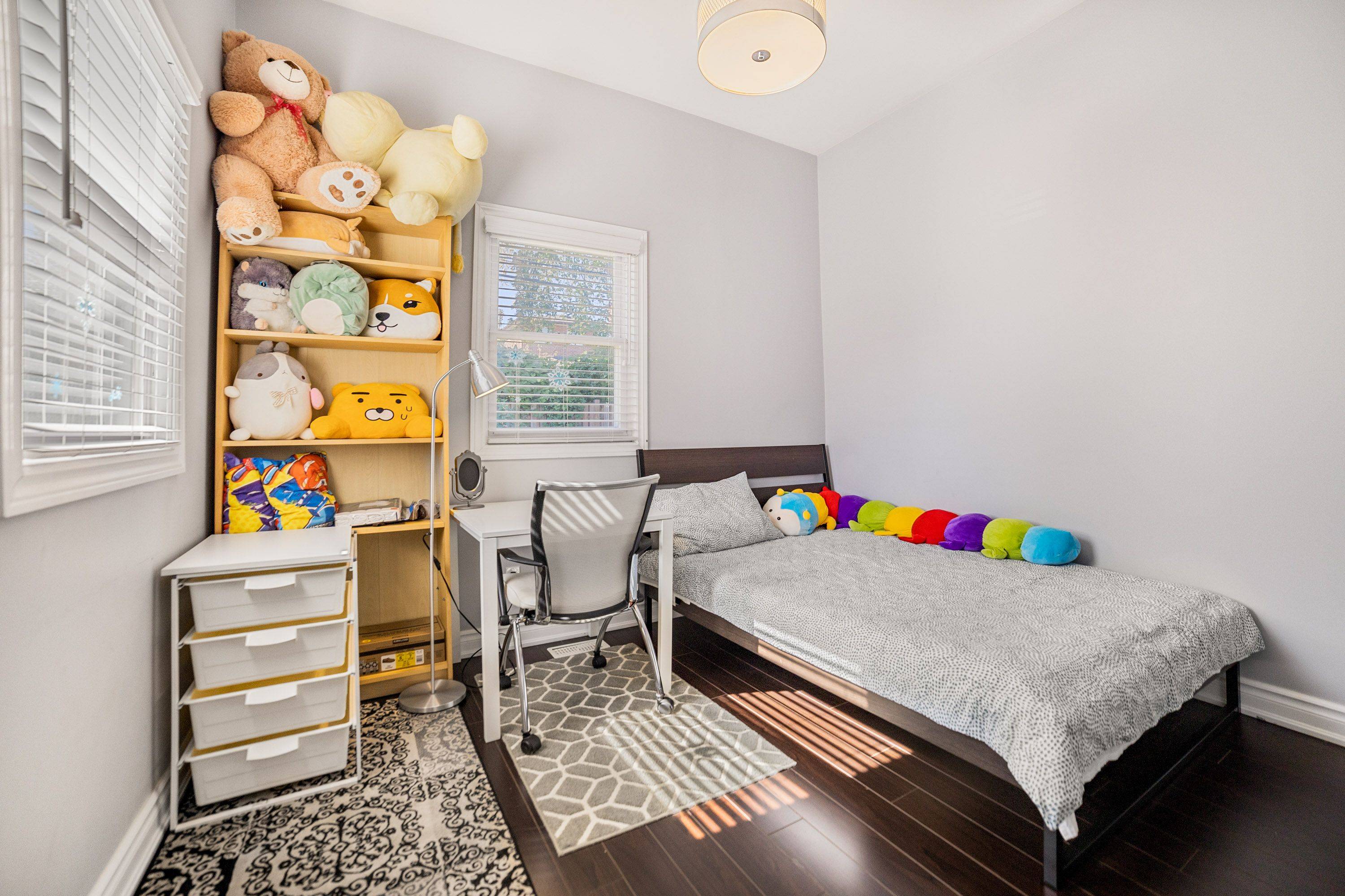 Toronto W06, ON M8V 3L3,10 Nineteenth ST #Back Unit