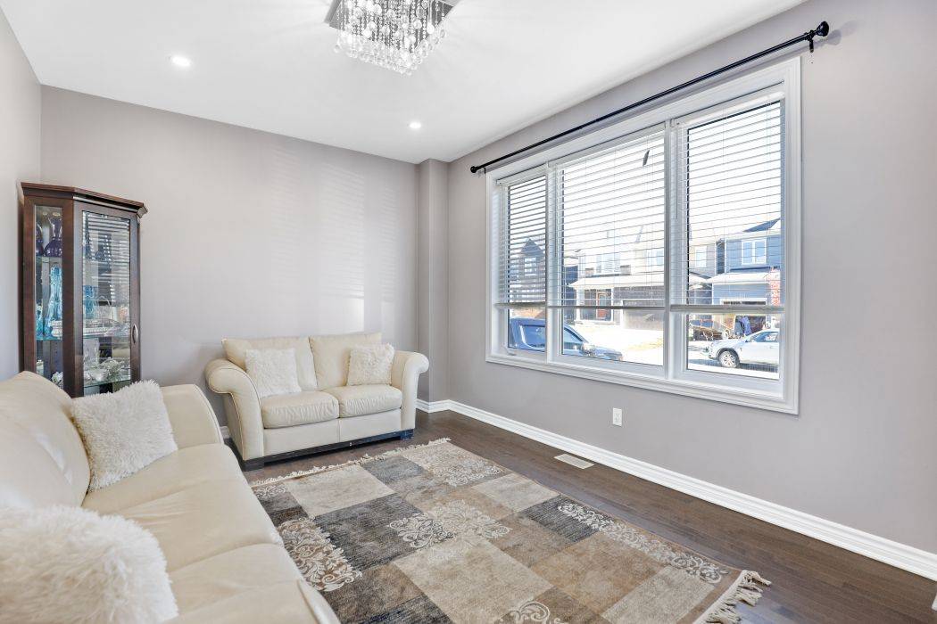 Orleans - Convent Glen And Area, ON K1C 1T1,336 Lamarche AVE