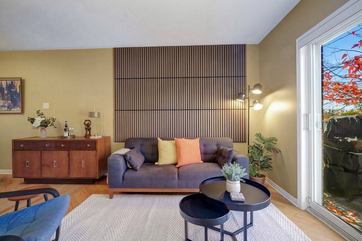 Dows Lake - Civic Hospital And Area, ON K1S 4K5,393 Bell ST S