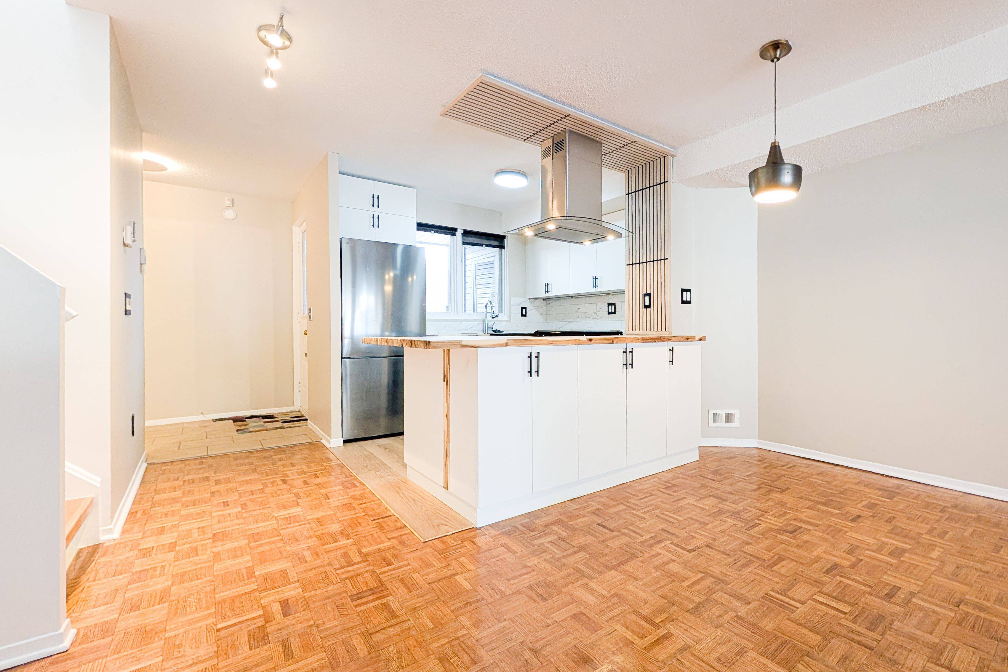 Lower Town - Sandy Hill, ON K1N 5E5,267 Bruyere ST