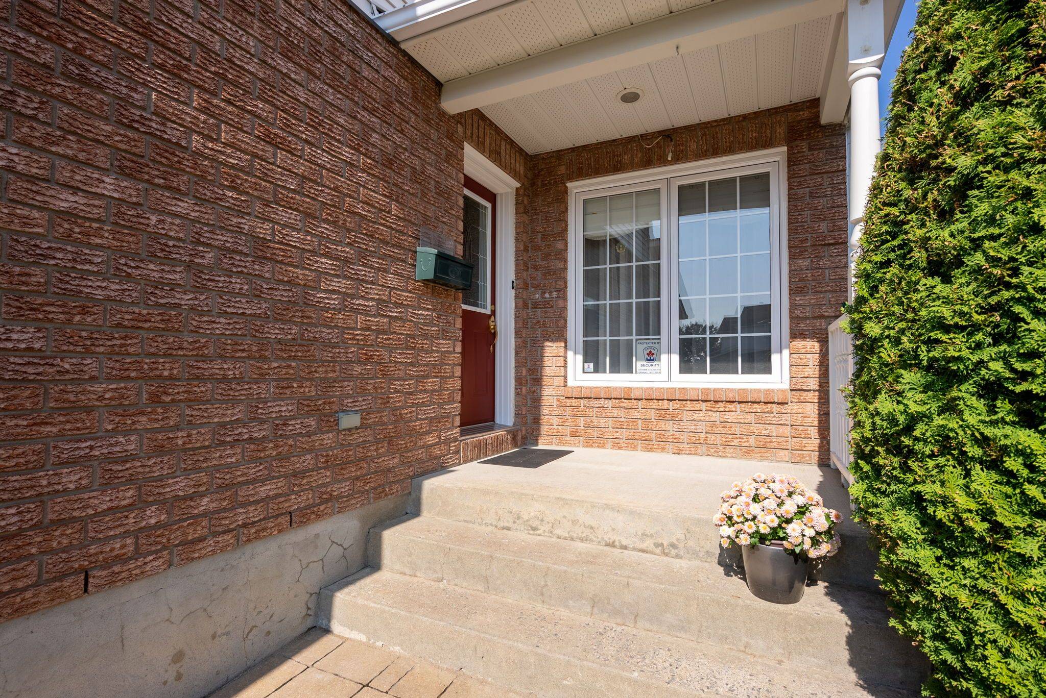 Orleans - Convent Glen And Area, ON K1C 7E6,6565 DES CHOUETTES LN