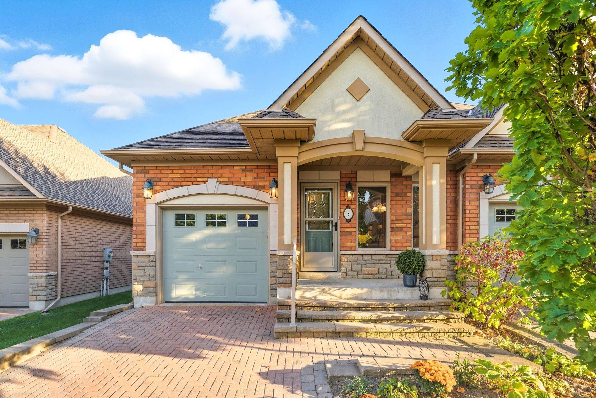 New Tecumseth, ON L9R 0C5,5 Via Vistana RD