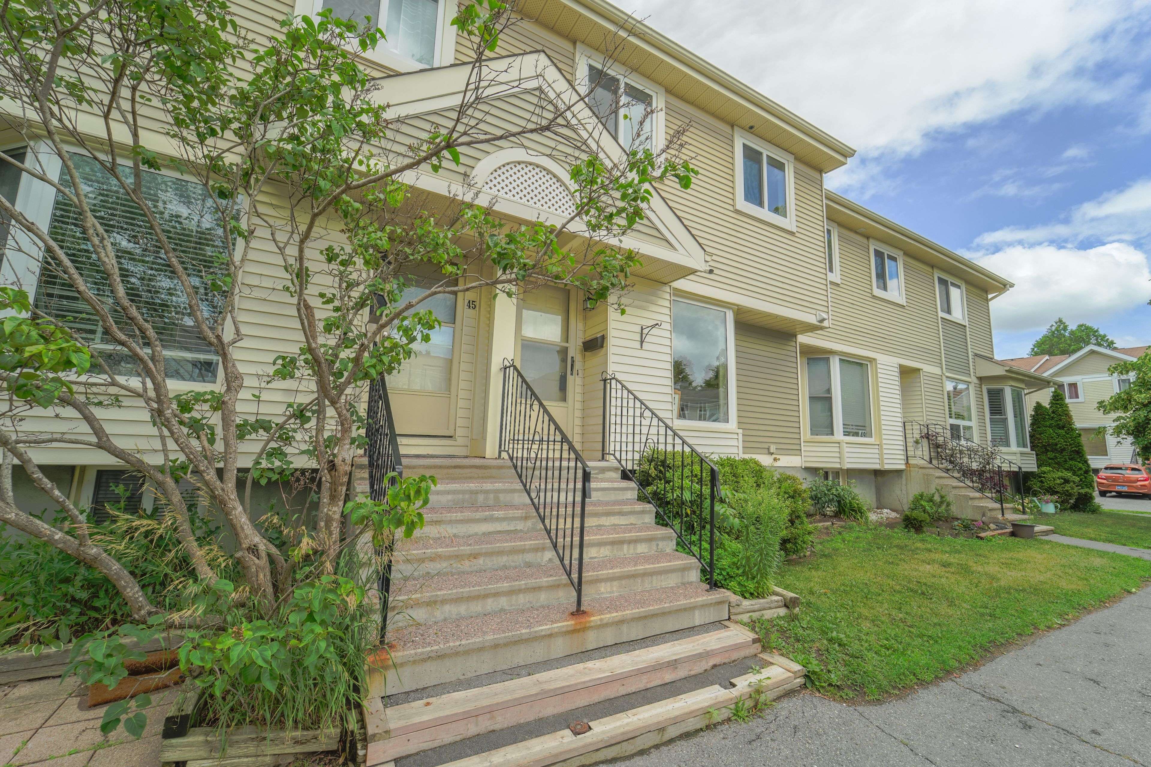 Kanata, ON K2L 3V5,47 Mcdermot CT #65