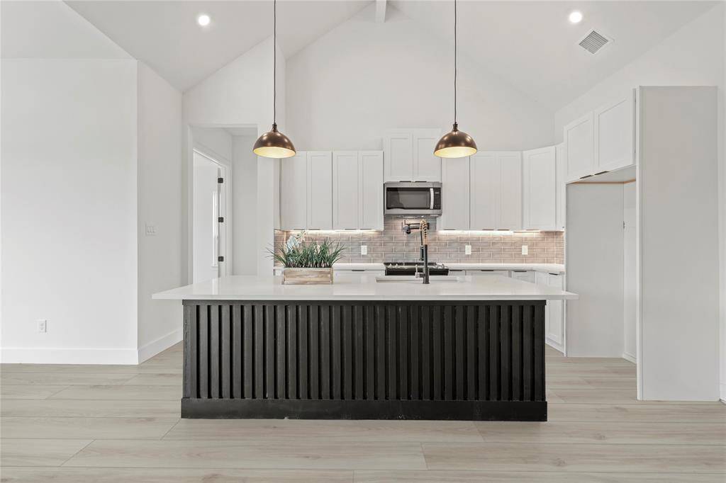 22202 Field Street, Whitney, TX 76692