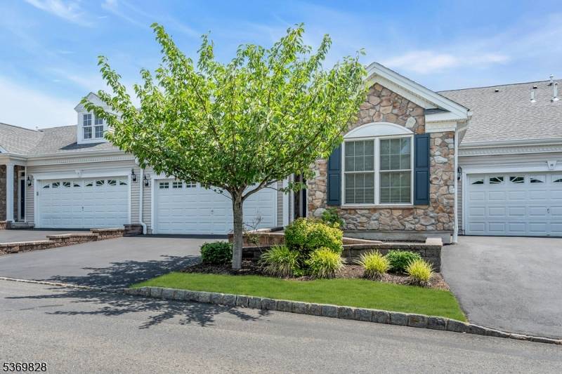 53 Cobble St, Clifton City, NJ 07013