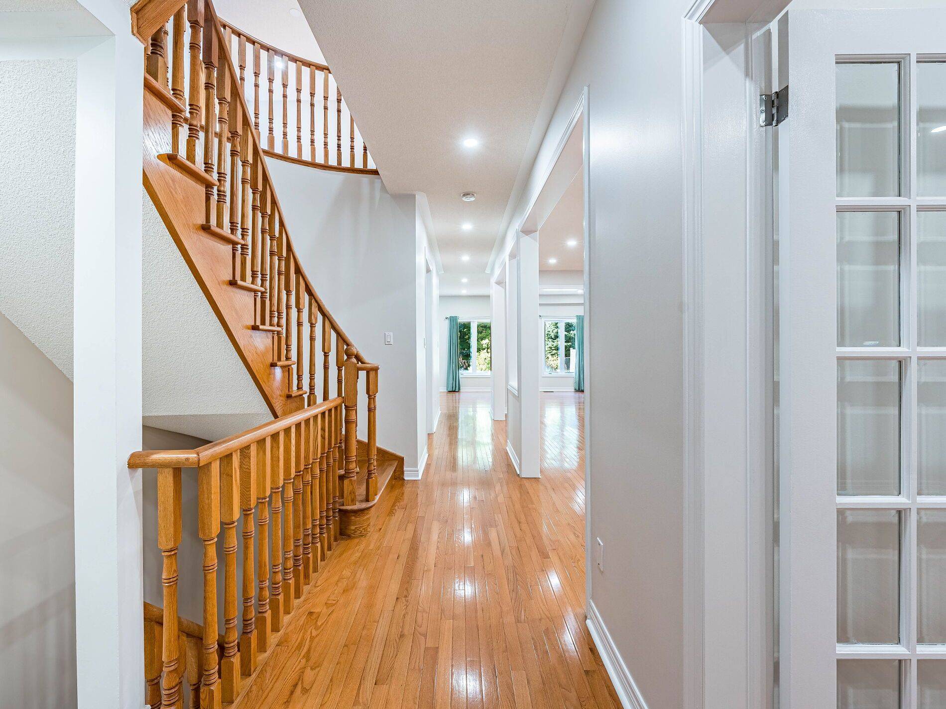 Peel, ON L5M 7W2,1581 Portsmouth PL