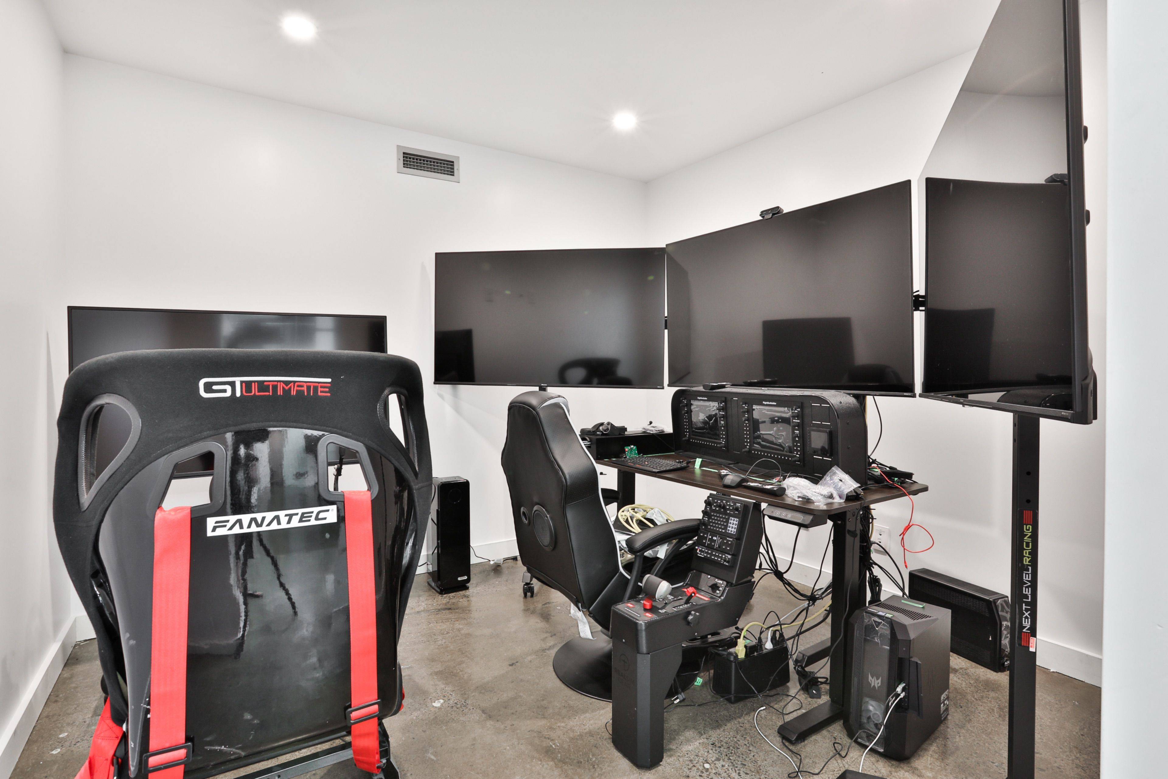 Toronto C13, ON M4A 1H2,75 Jonesville CRES #D