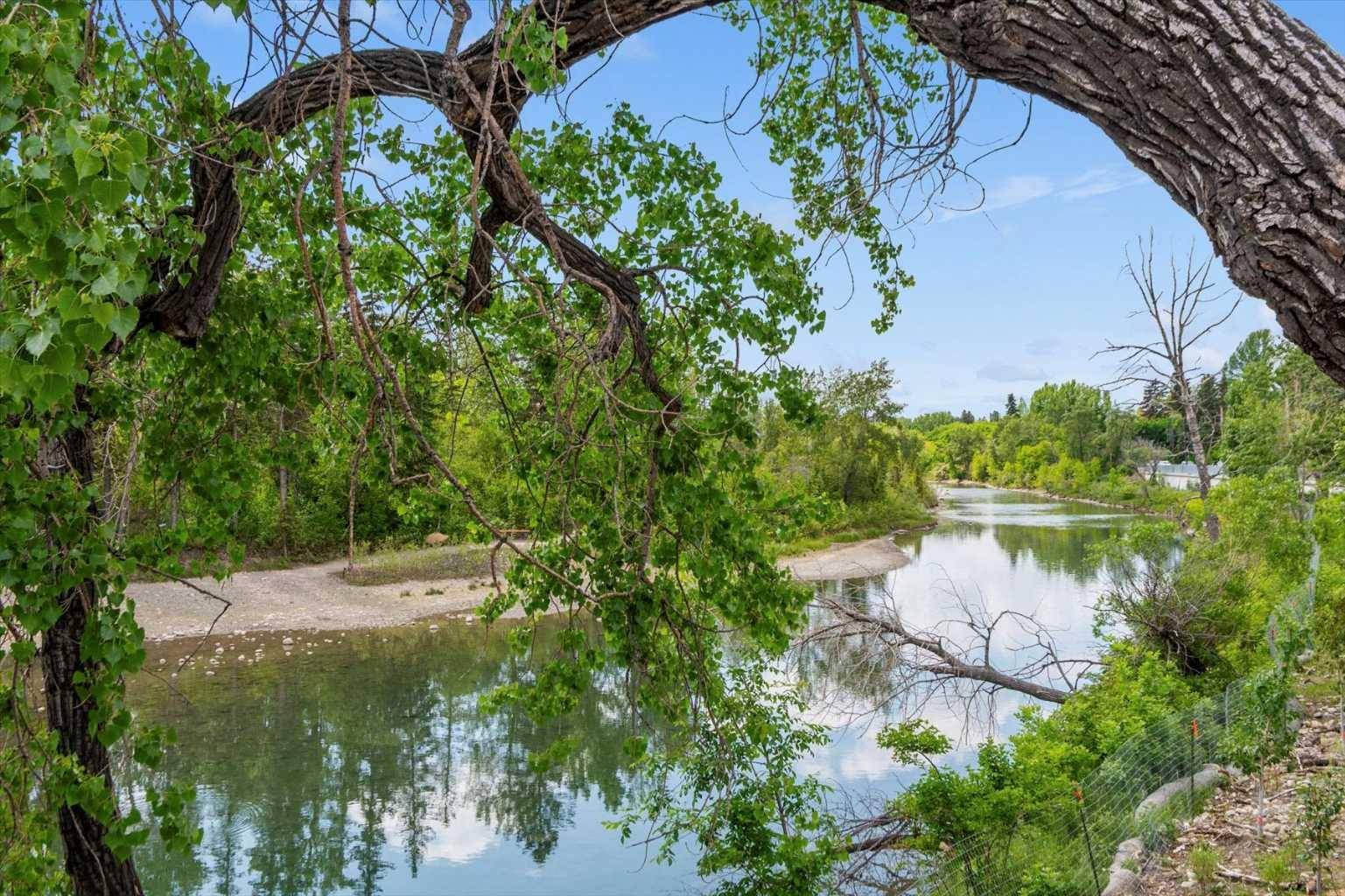 330 26 AVE SW #907, Calgary, AB T2S 2T3