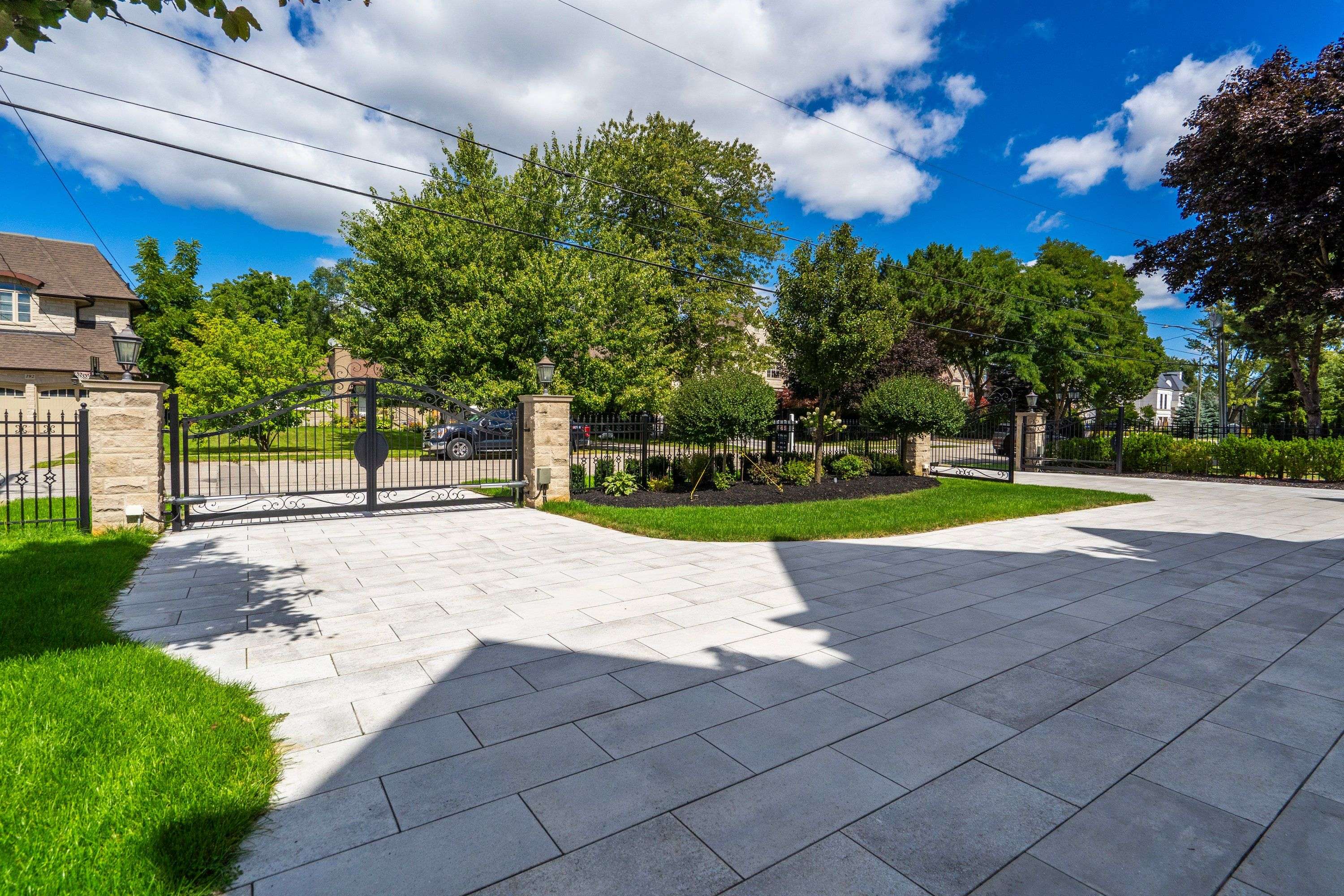 Richmond Hill, ON L4C 6J6,197 duncan RD