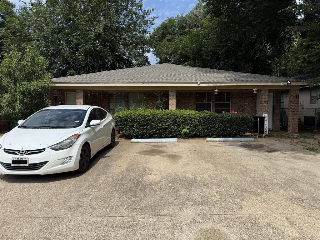 Arlington, TX 76011,700 N Pecan Street #A&B