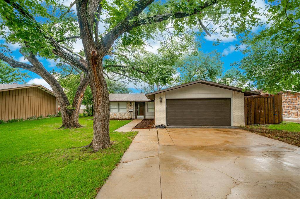 Carrollton, TX 75006,2305 Briarwood Lane