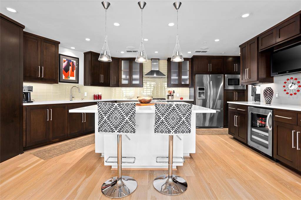 Fort Worth, TX 76102,411 W 7th #607