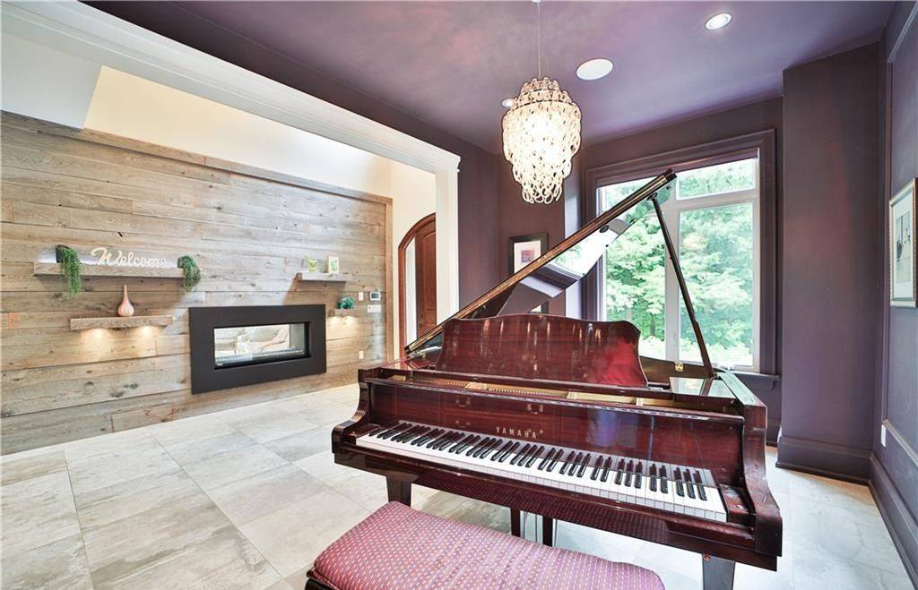 Burlington, ON L7T 2N4,298 Shoreview RD