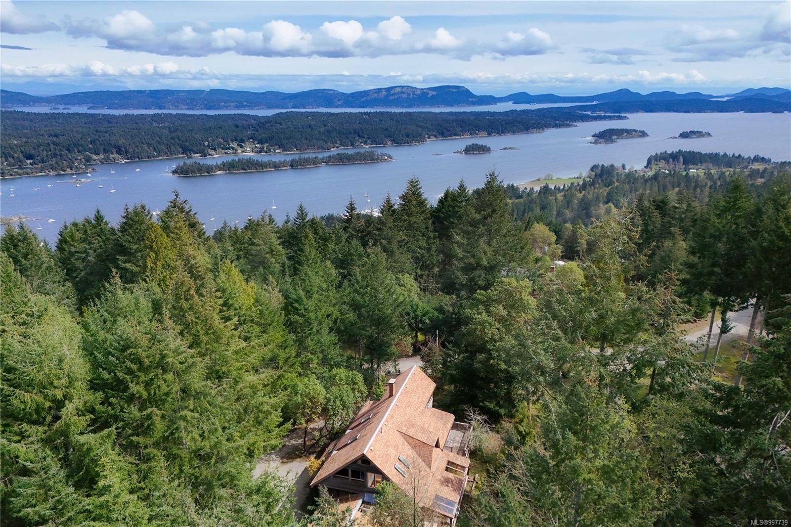 Salt Spring, BC L1L 1L1,121 Carlin Ave