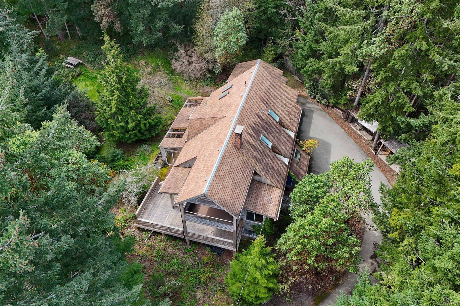 Salt Spring, BC L1L 1L1,121 Carlin Ave