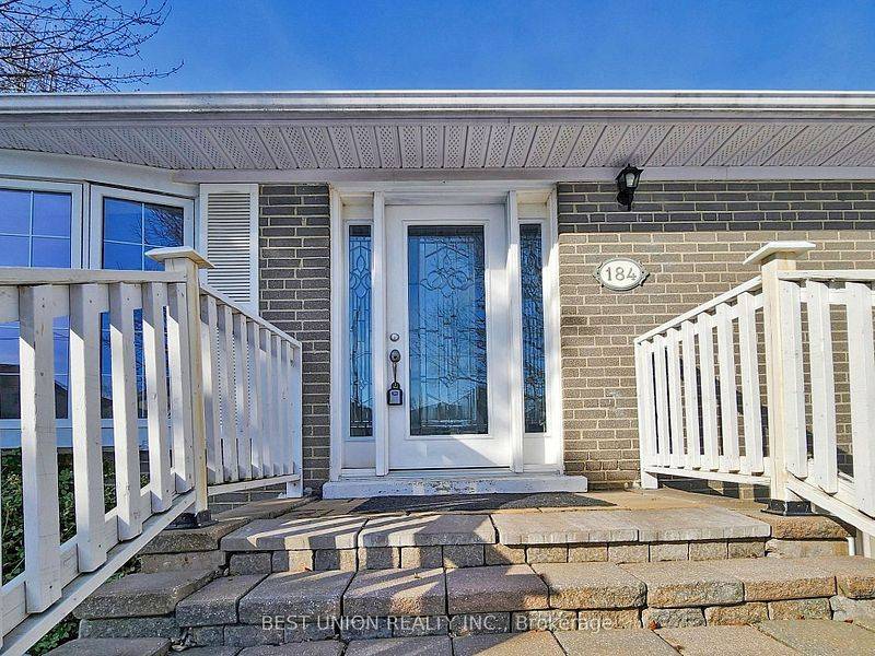 Richmond Hill, ON L4C 1Z5,184 Lawrence AVE