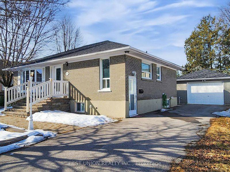 Richmond Hill, ON L4C 1Z5,184 Lawrence AVE