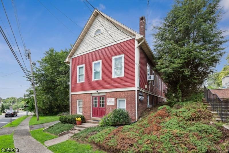 Long Hill Twp., NJ 07980,192 Central Ave