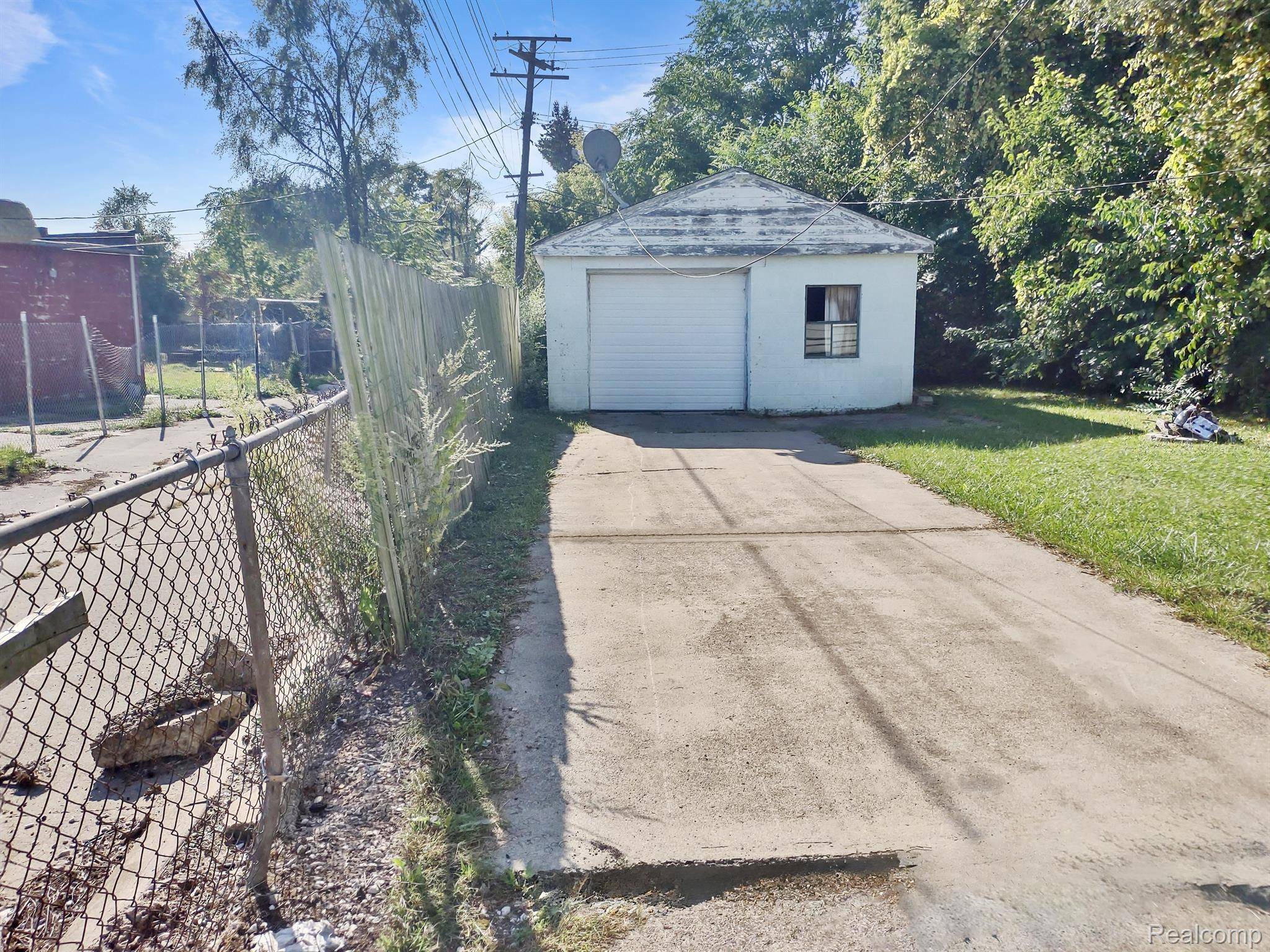 Detroit, MI 48205,17125 WALTHAM ST