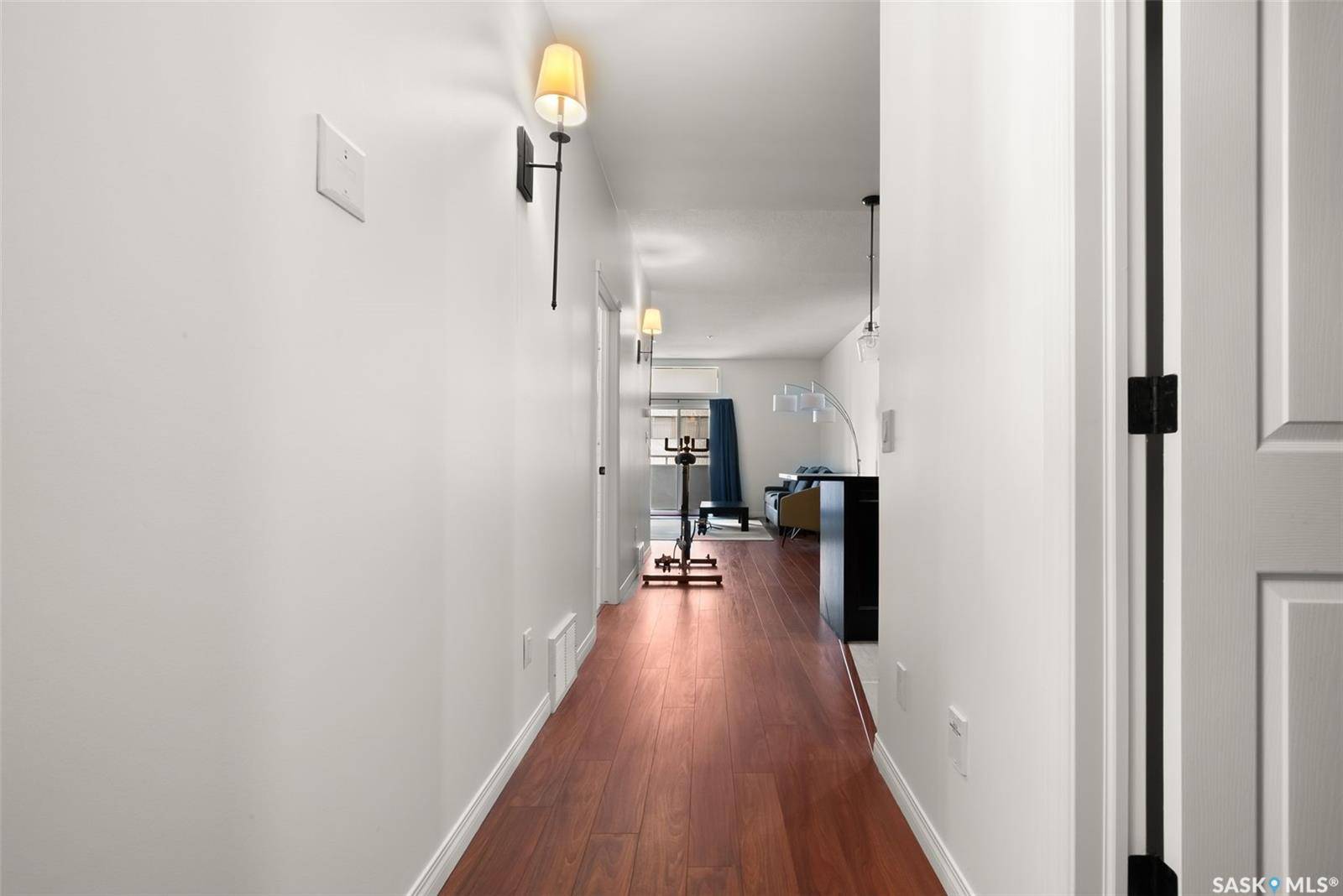 Regina, SK S4P 3R4,1901 Victoria AVENUE #703