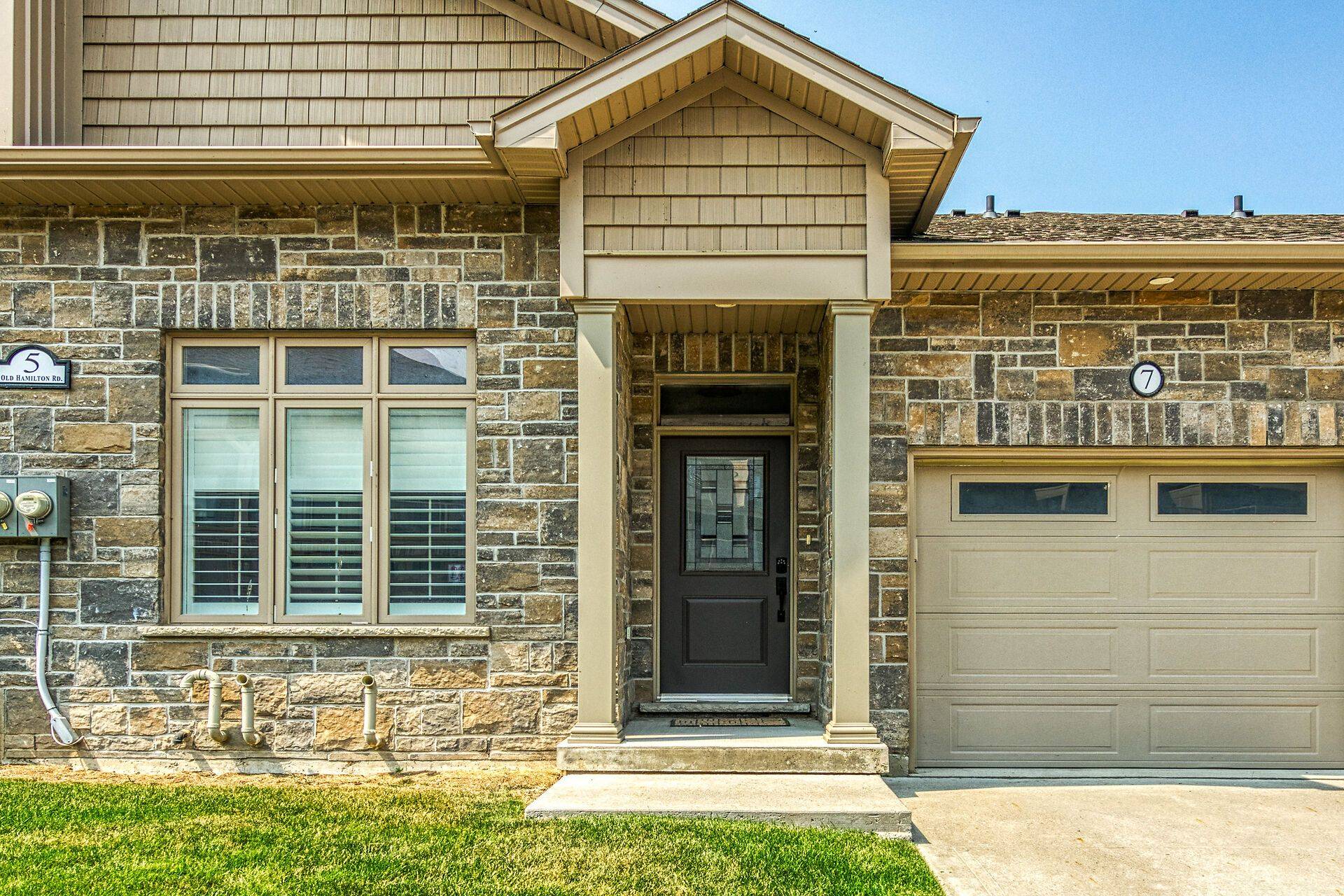 Norfolk, ON N0A 1N7,5 OLD HAMILTON RD #7