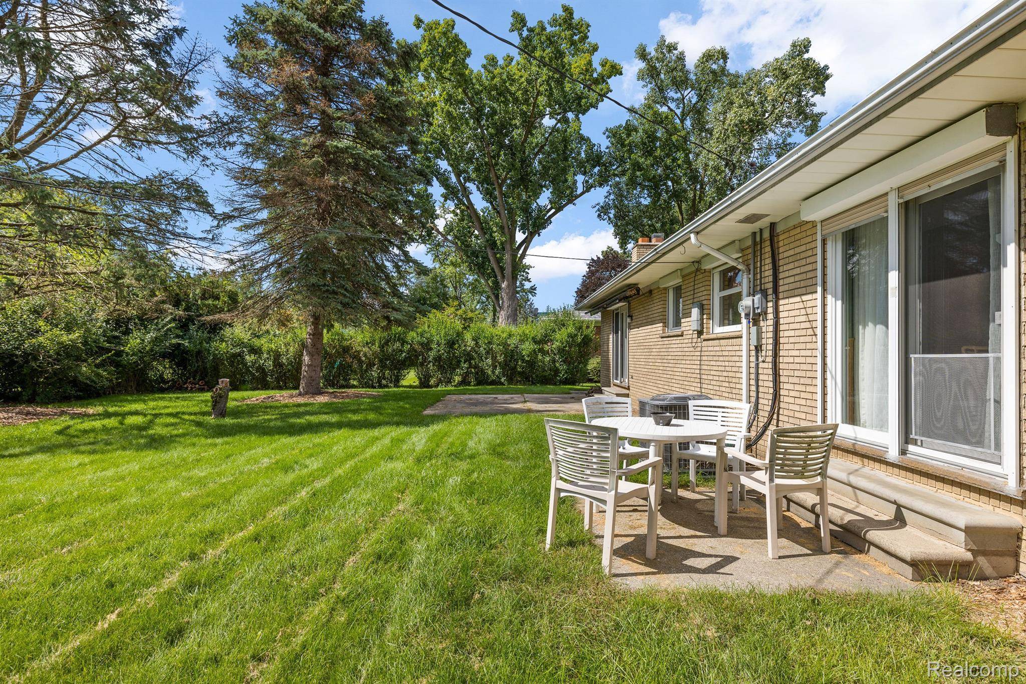 Southfield, MI 48033,23745 McCall ST