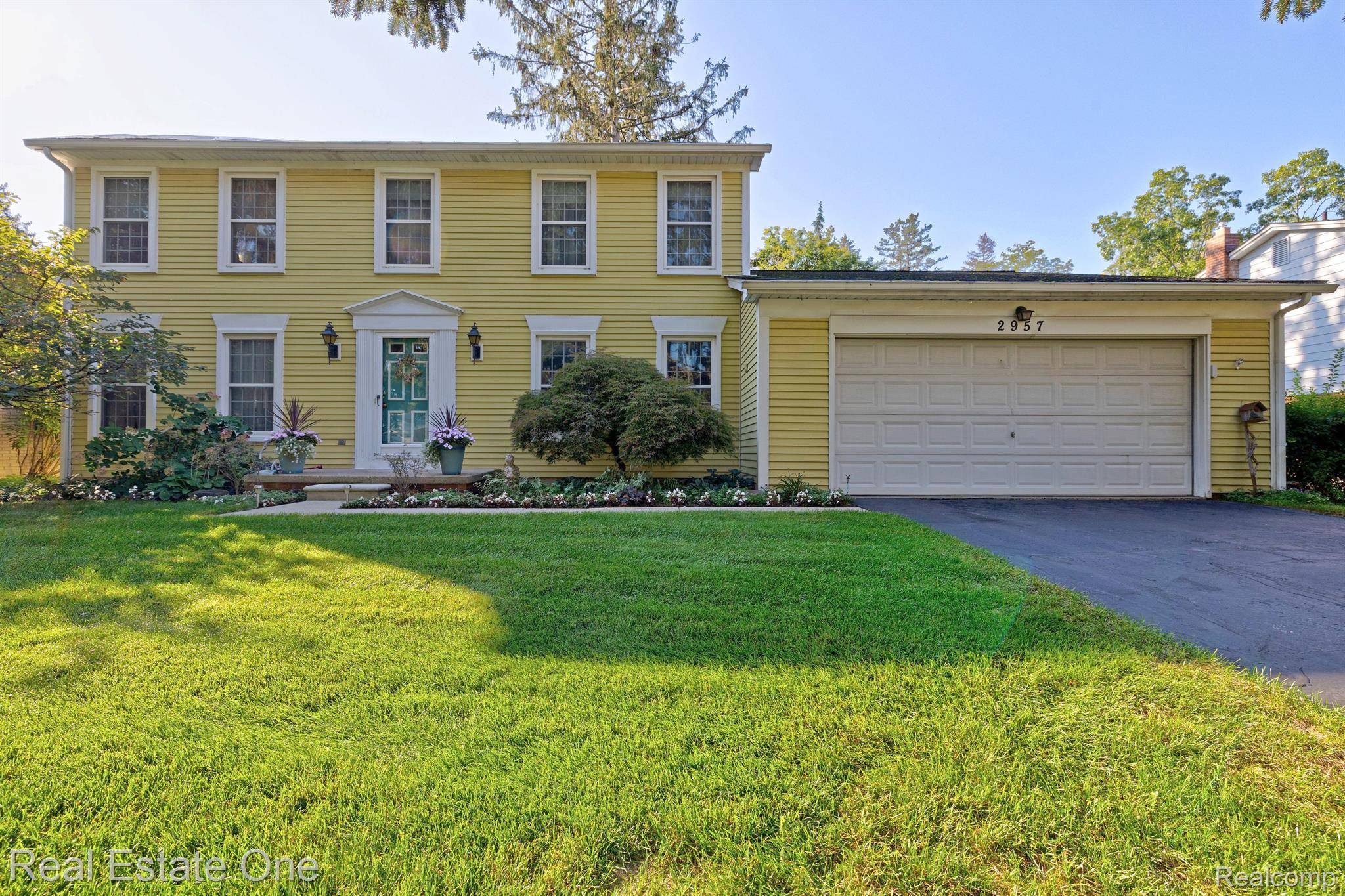 Lake Orion, MI 48360,2957 WALMSLEY CIRCLE DR