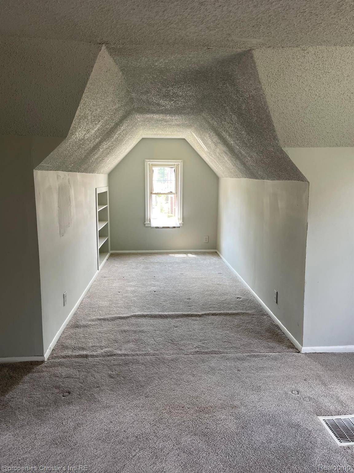 Detroit, MI 48205,15627 MAPLERIDGE ST