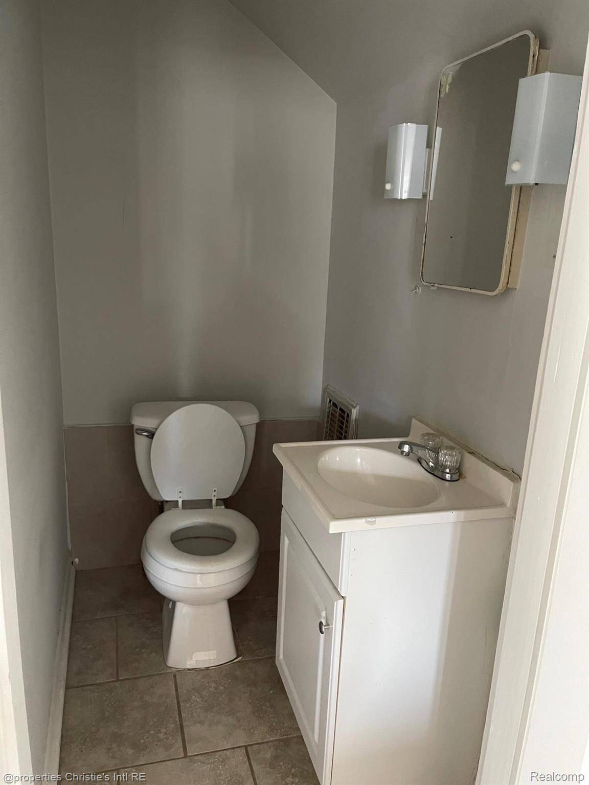 Detroit, MI 48205,15627 MAPLERIDGE ST