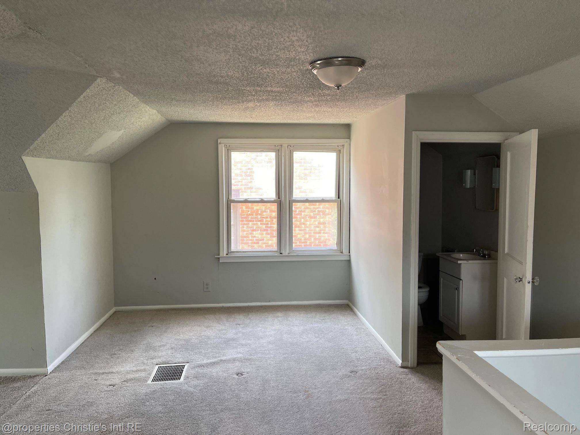 Detroit, MI 48205,15627 MAPLERIDGE ST