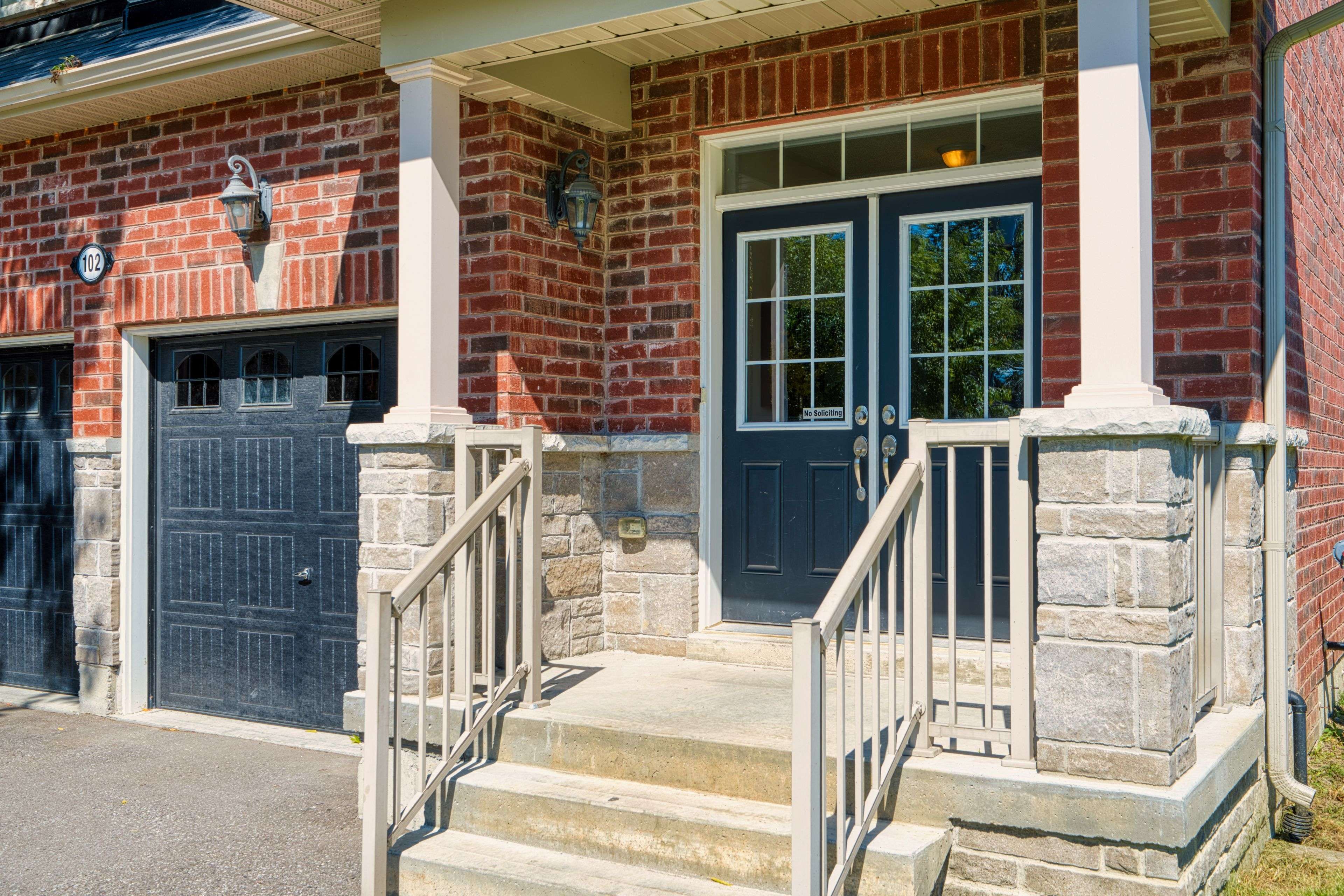 Georgina, ON L4P 2P1,102 Riveredge DR