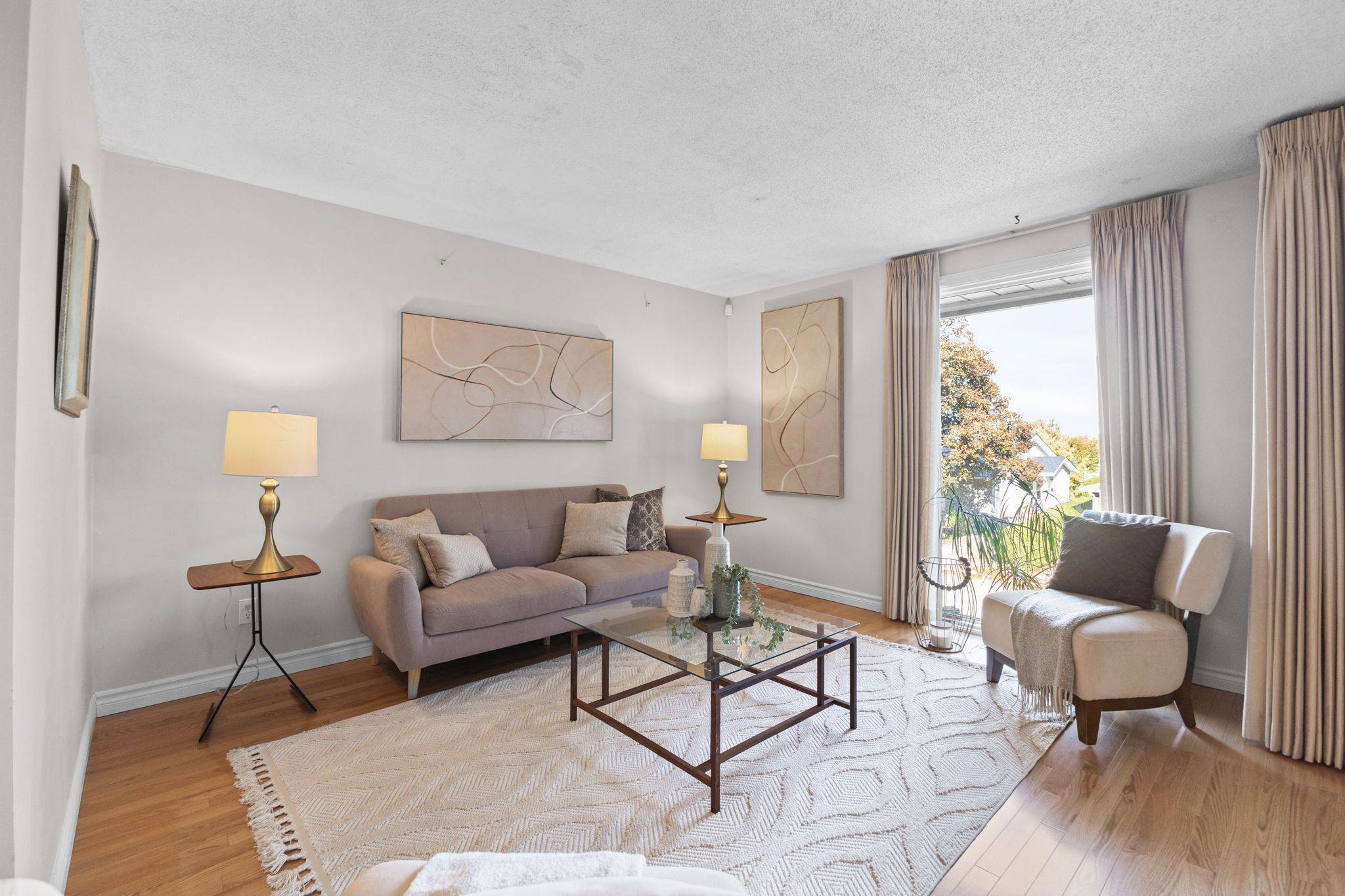 Beacon Hill North - South And Area, ON K1J 7X1,2026 GATINEAU VIEW CRES