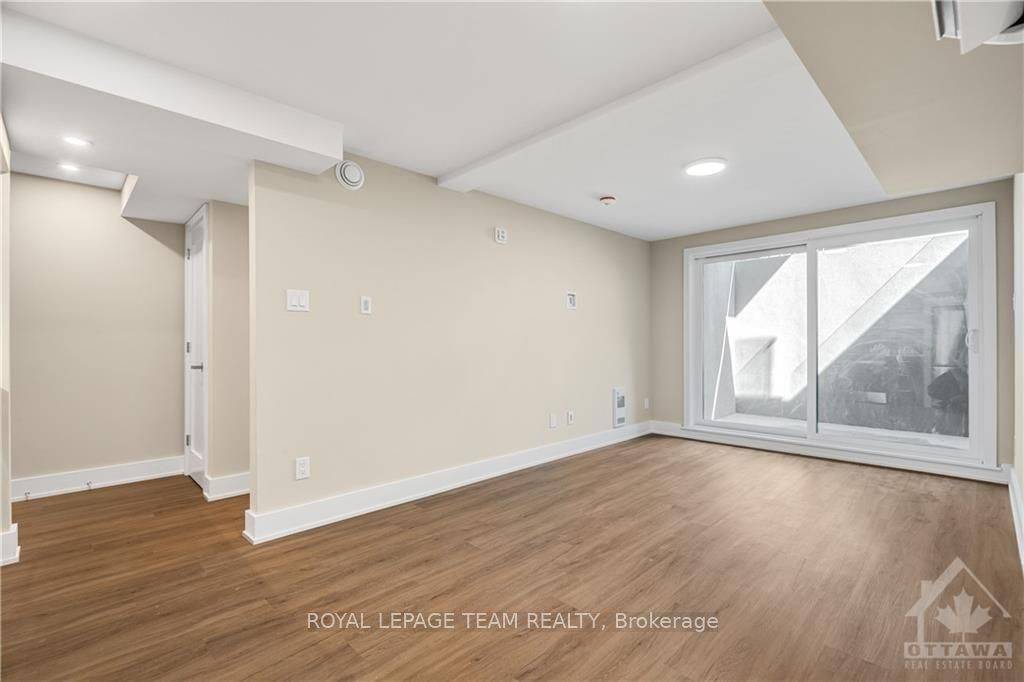 Westboro - Hampton Park, ON K1Z 5H7,366 WINONA AVE #1