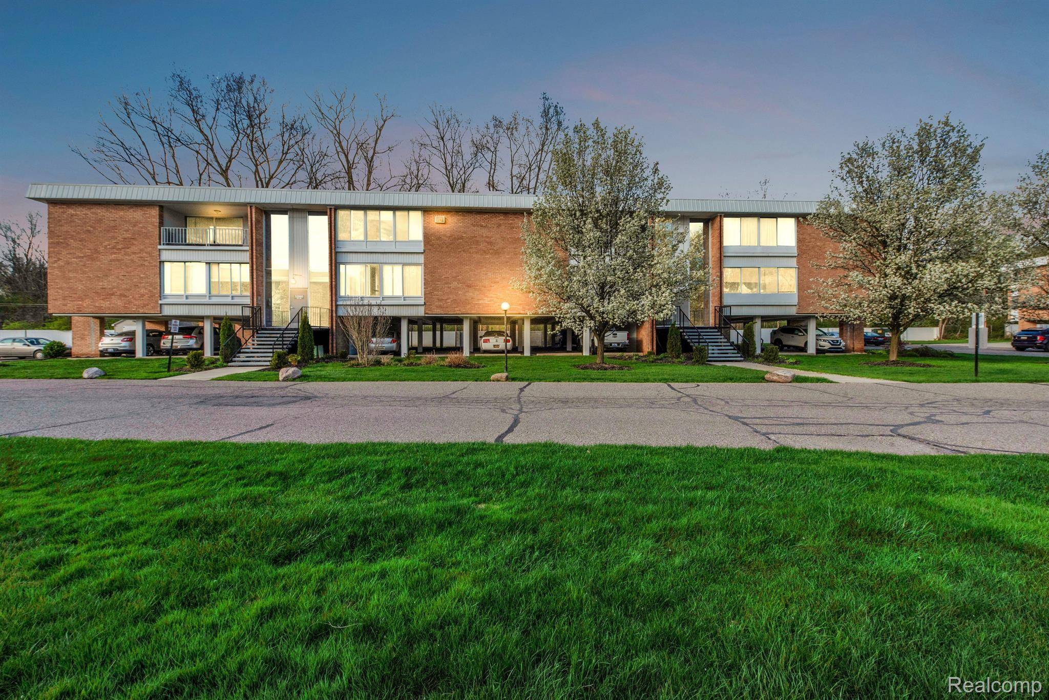 Farmington, MI 48336,32050 GRAND RIVER AVE NW #57