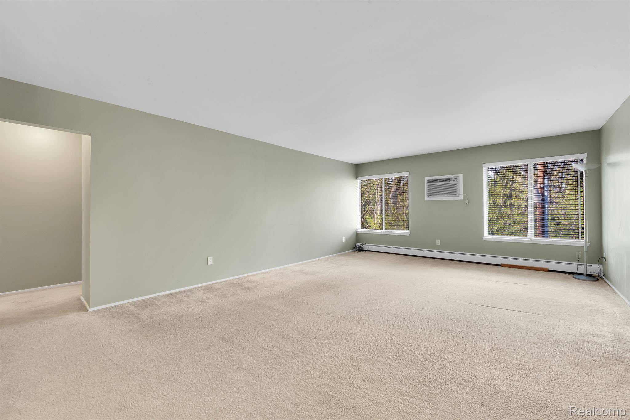 Farmington, MI 48336,32050 GRAND RIVER AVE NW #57