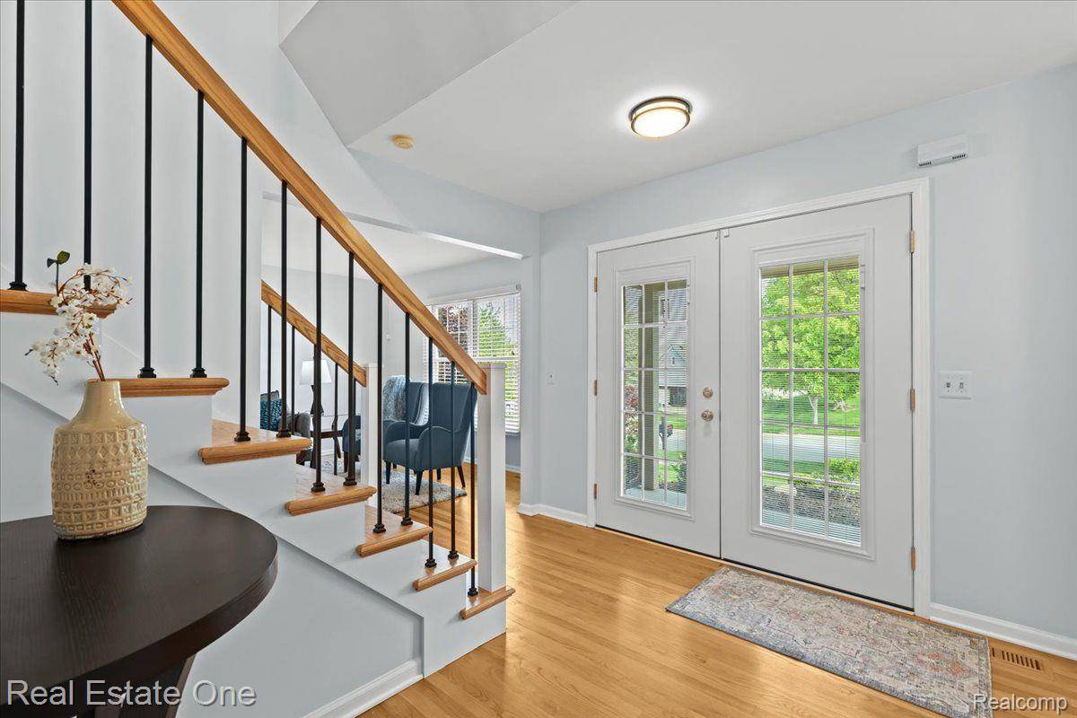 Milford, MI 48381,585 Dorchester WAY