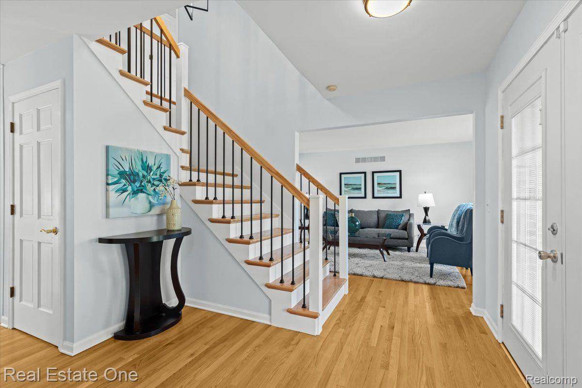 Milford, MI 48381,585 Dorchester WAY