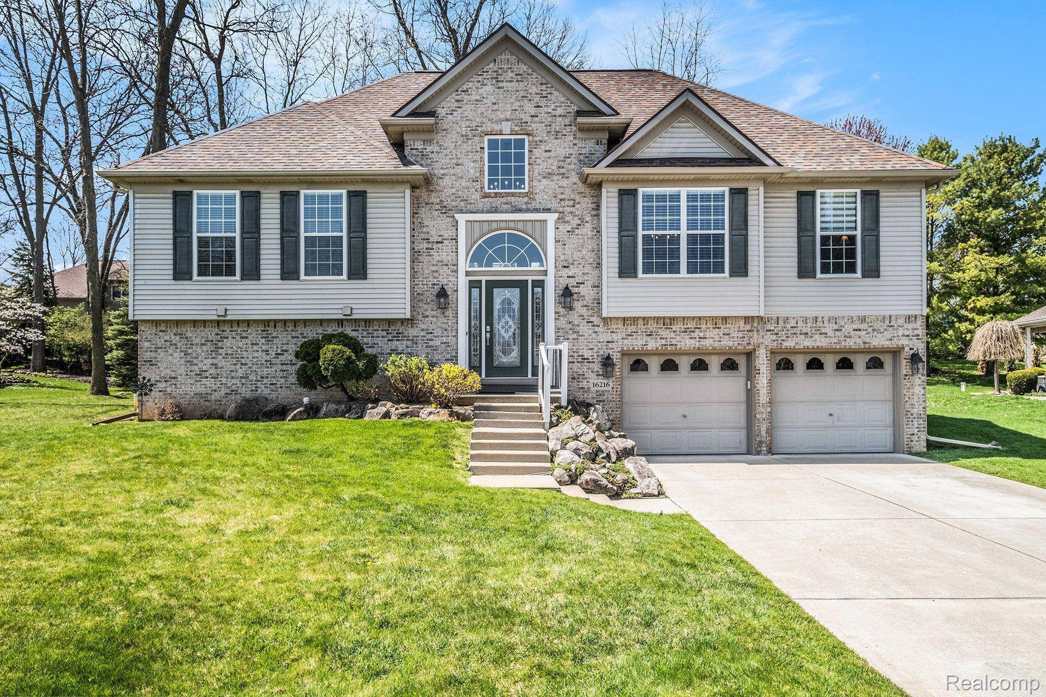 Linden, MI 48451,16216 PINE LAKE FOREST DR