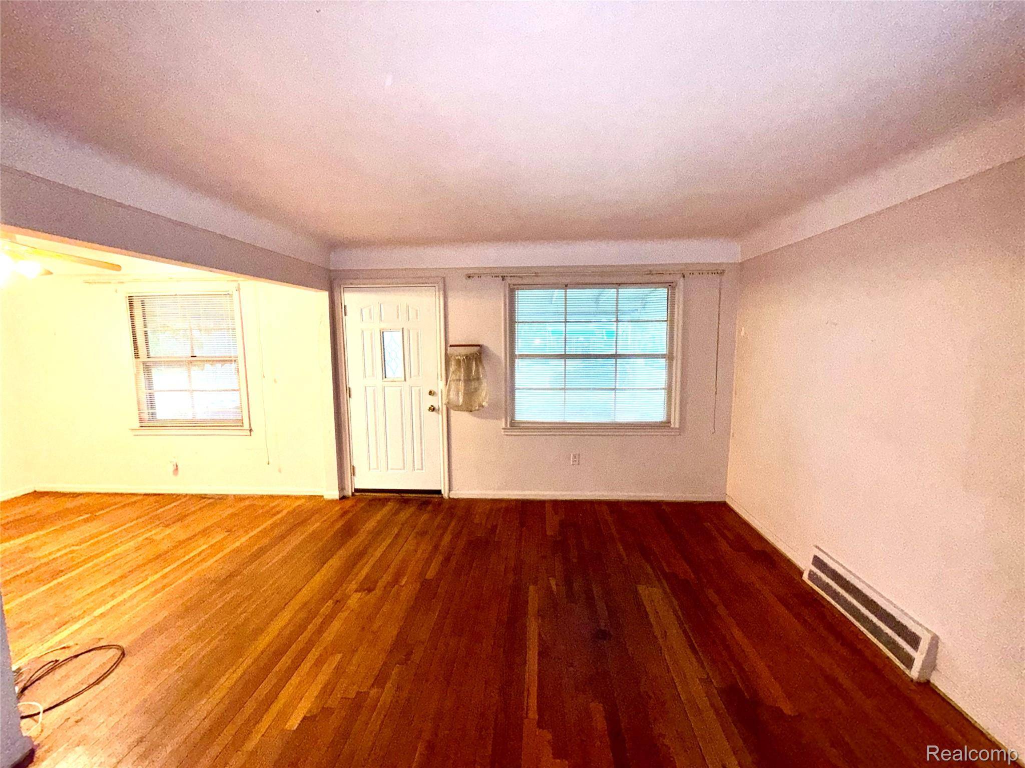 Inkster, MI 48141,26645 Ross ST